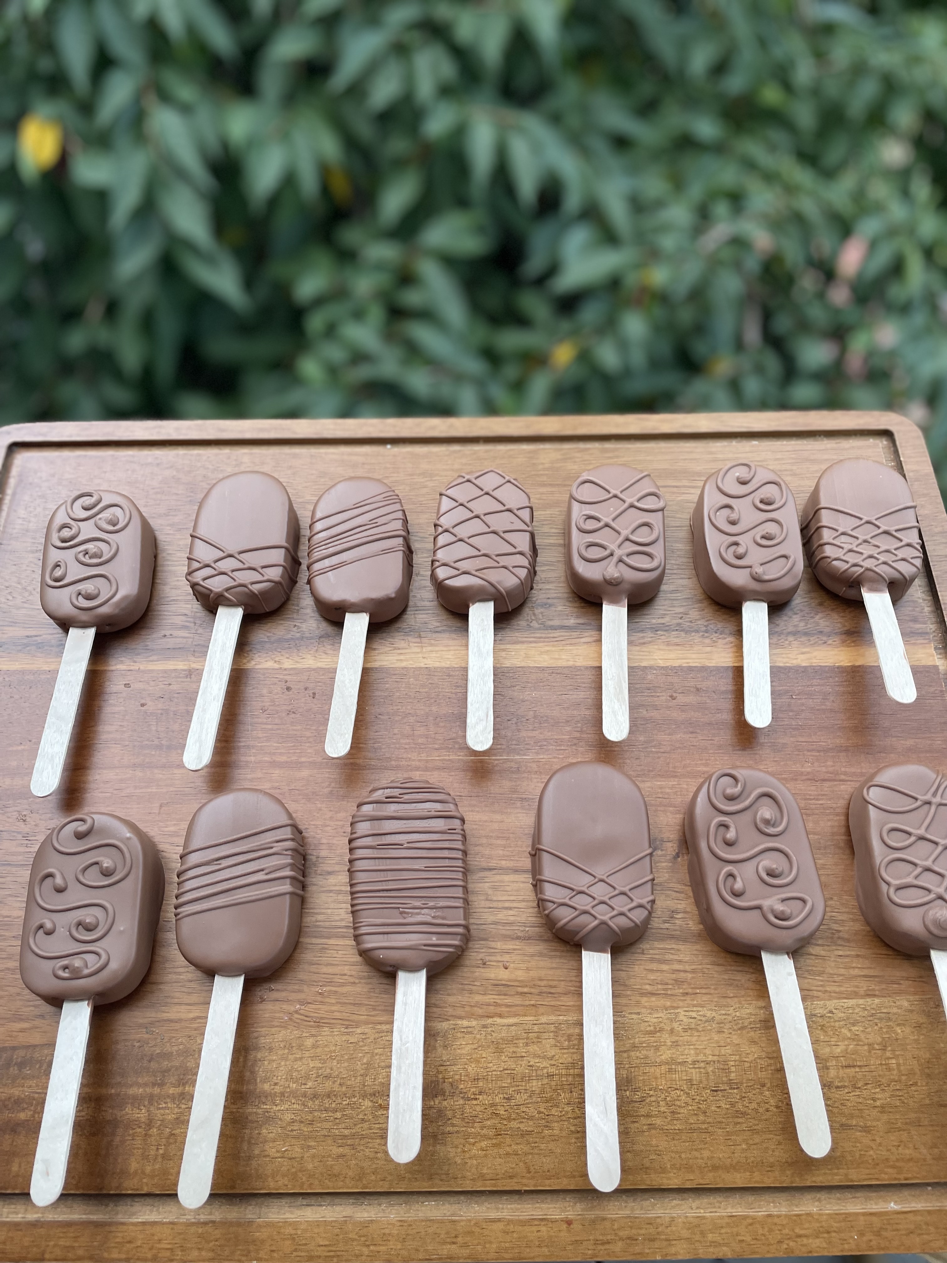 Classic Cakesicles 