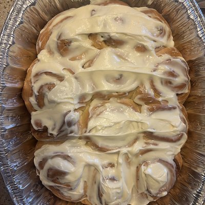 Cinnamon Rolls w/ Cream cheese frosting 