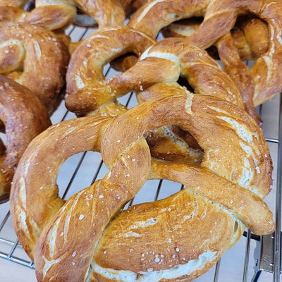 **last chance** soft pretzels (pack of 2) 