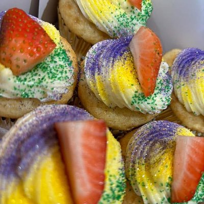 Strawberry King cake Cupcakes