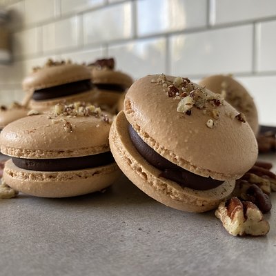 Chocolate Pecan Pie Macaron