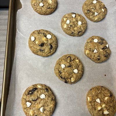 White Chocolate Oatmeal Raisin Cookies 