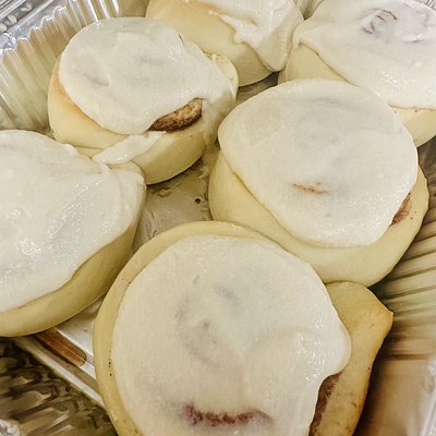 Cinnamon Rolls (1/2 Dozen)