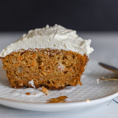Carrot Cake with Macadamia Nuts, Mascarpone, and Vanilla Frosting