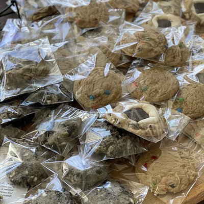 Assortment Gourmet Box - Half Dozen