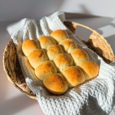 Sourdough Dinner Rolls - 12 Count