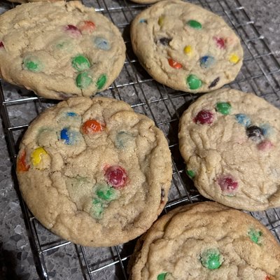 9 Ct Jumbo M&M Cookies