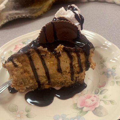 CHOCOLATE PEANUT BUTTER PIE