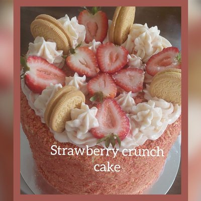 Strawberry Crunch Cheese Cake