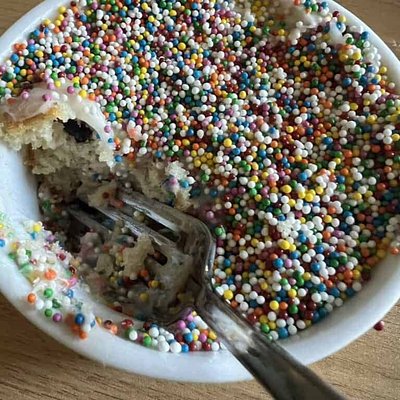 Dot Cakes (8 Ounce)