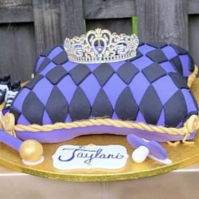 113. Pillow Cake *Large Fondant ~85 Servings