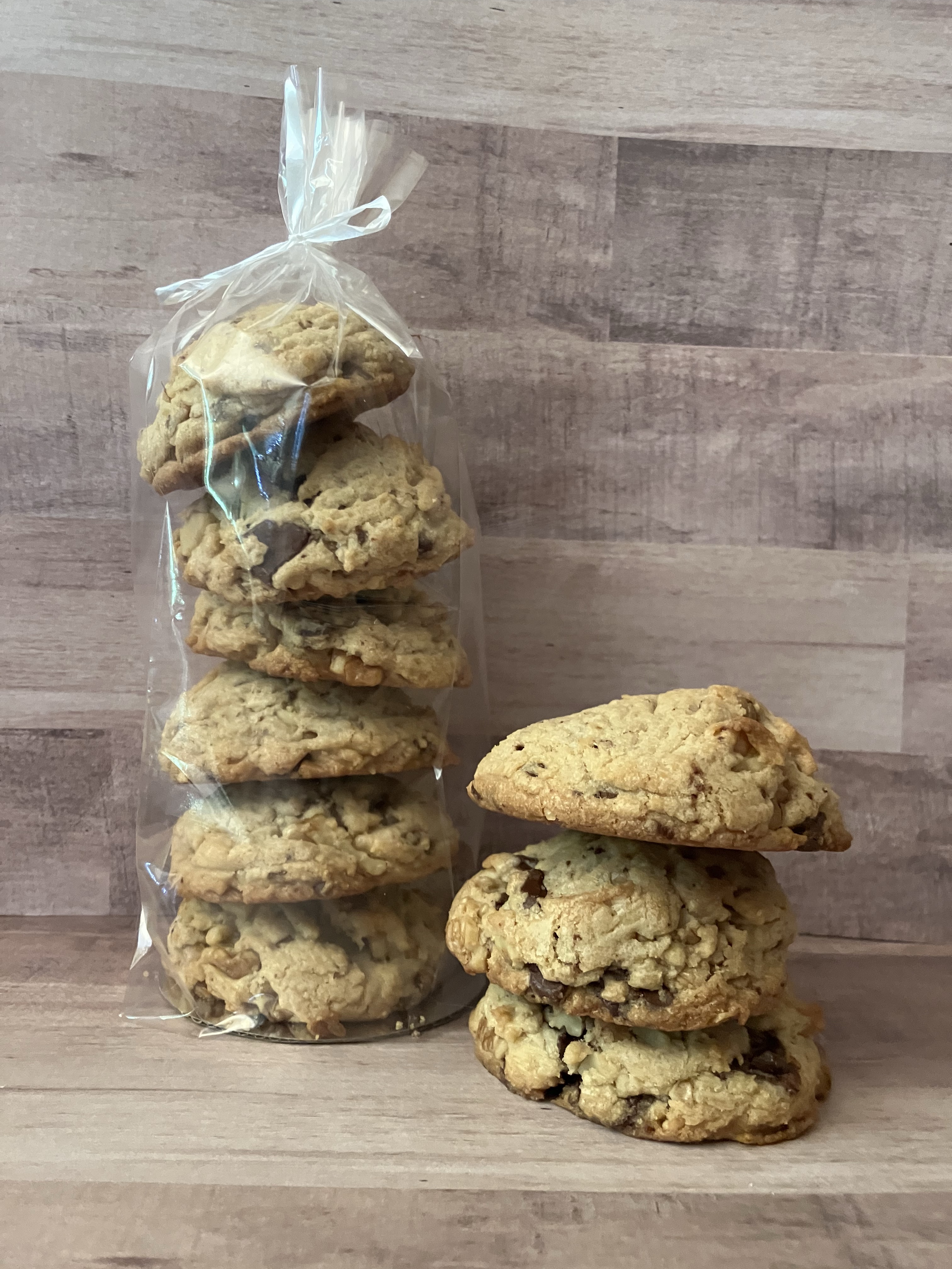 Chocolate Chip Walnut Cookie