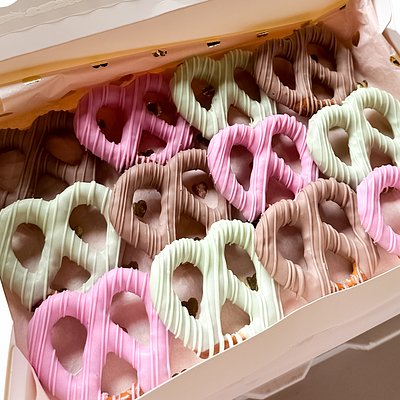 12ct Custom Dipped Pretzels