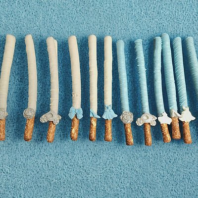 Chocolate Dipped Pretzel Rods