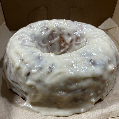 Cinnamon Roll Honey Bun Bundt Cake