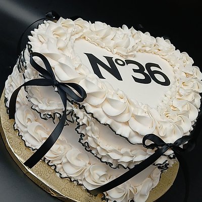 2 Layer Heart Cake 8in Serving Up To 25