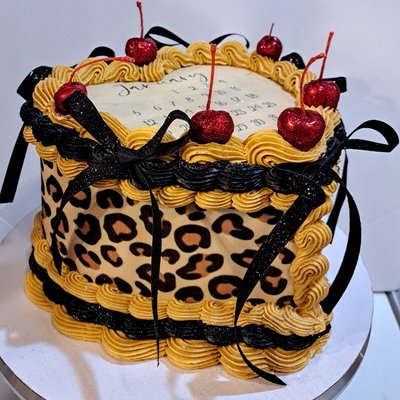 8 Inch Photo Dump Cake (Heart, Round, Star, or Diamond)
