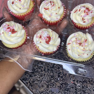 Vanilla Cupcakes 