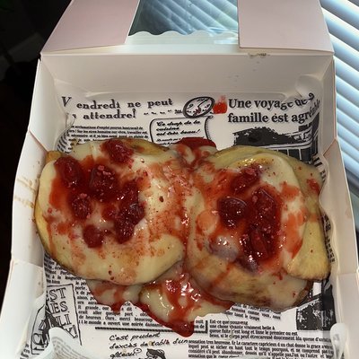 Strawberry Cinnamon Rolls (6)
