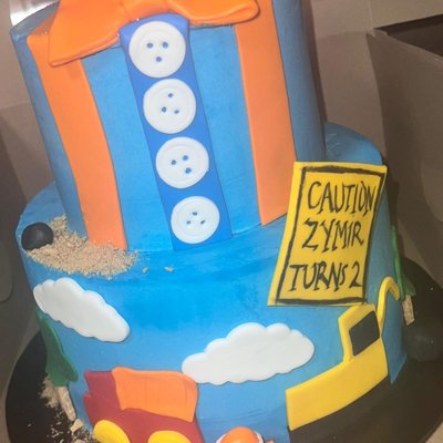 Mini 2-Tiered Cake (Serves 36+)