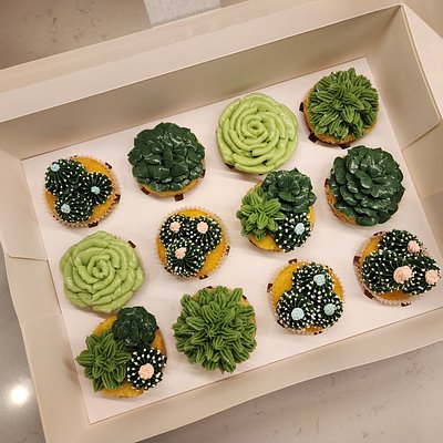 Floral/Detailed Cupcake (Dozen)
