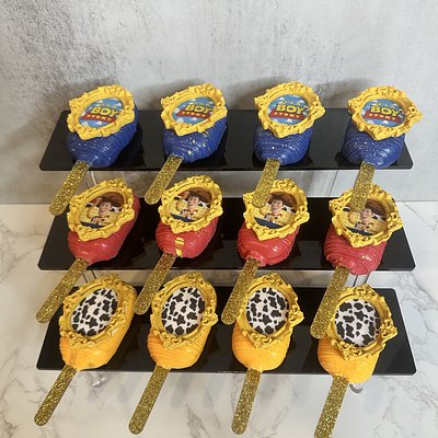 Glam Cakesickles 