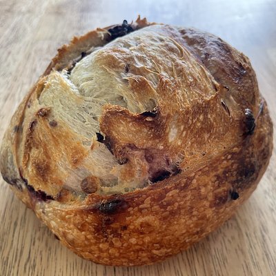 [Small] Blackberry & White Chocolate Sourdough 