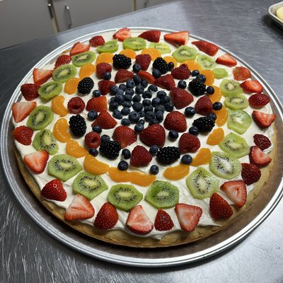 16 In Frut Pizza 