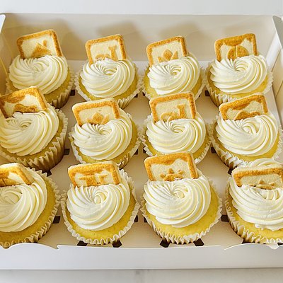 Chic Deluxe  Cupcakes 