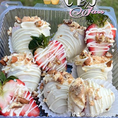 Stuffed Cheesecake Strawberries 