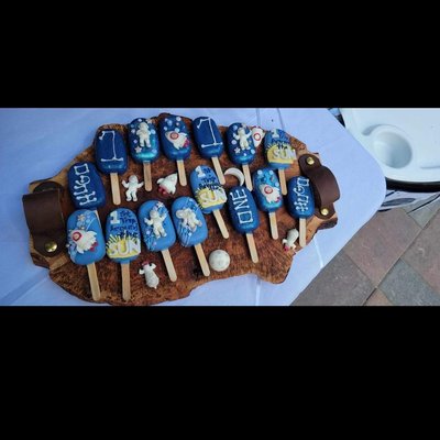 Deluxe Cakesicles (Cake Pop)