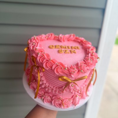 8” Heart Cake (3 Layers) 