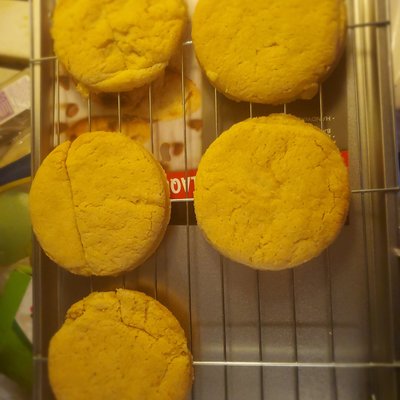 Sugar Cookies With Cream Cheese Frosting 