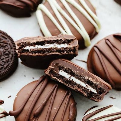 Chocolate Dipped Oreos 