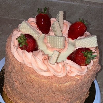 Strawberry Crunch (8”) 