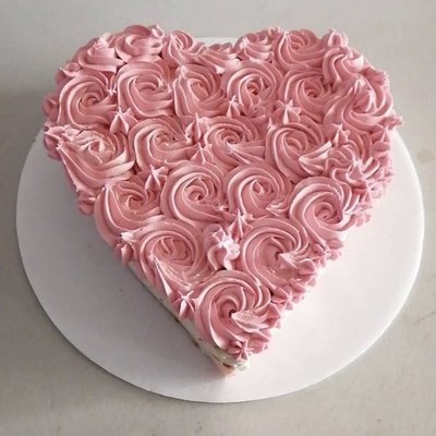 Personal Rosette Heart Cake 6” Includes (6) Long Stem Red Roses