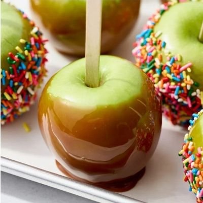 Flavored Apples
Green Granny Smith Apples dipped in fresh Caramel, chocolate, and topped with one flavor of your choice. Flavor Options: Classic Milk Choc, Classic White Choc, Peanuts, White Choc Peanuts, Fruity Pebbles, Cheesecake, Milk Choc Cheesecake, Strawberry Shortcake, Red Velvet, Oreo, Cookies & Cream