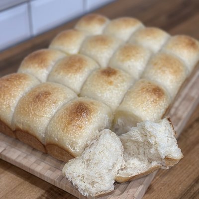 Sourdough Dinner Rolls