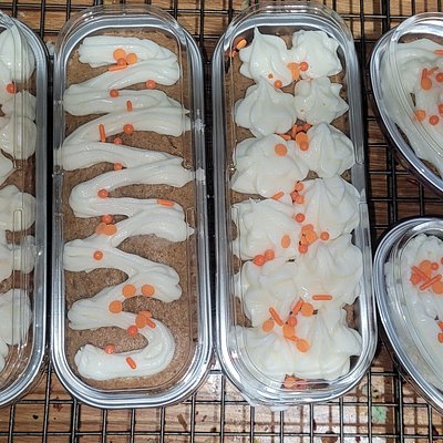 Carrot Cake Cake Tins 🥕