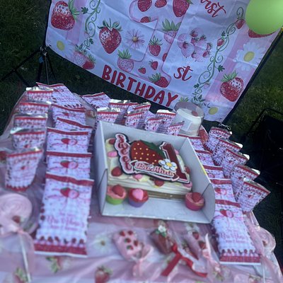 6 Dozen - Party Favors