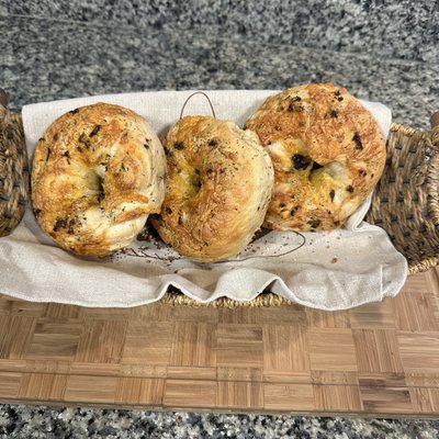 Jalapeño, Sharp Cheddar, Italian Herb Sourdough Bagels
