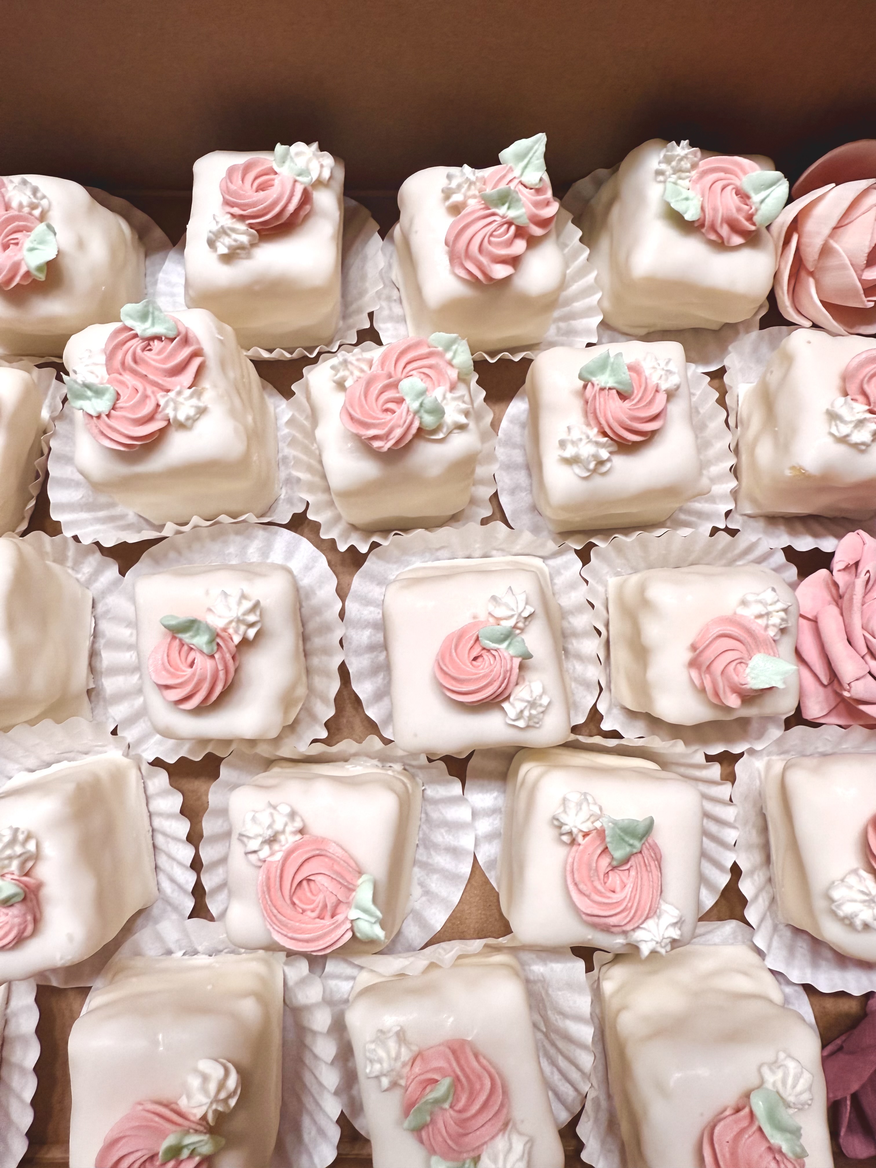 Petit Fours (12 Servings)
