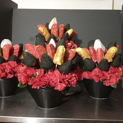 Deluxe Berry Bouquets 
