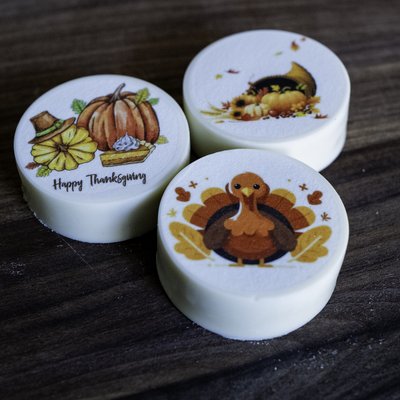 Thanksgiving Themed Chocolate Dipped Oreos