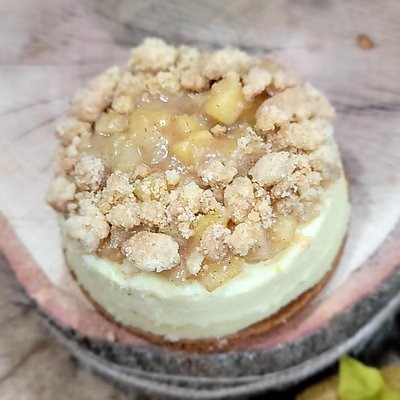 Apple Streusel Cheesecake 4"