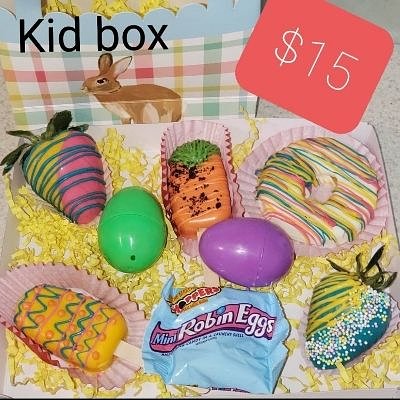Kid Treat Box (2 Strawberries, 1 Pineapple, 2 Cakesicles)