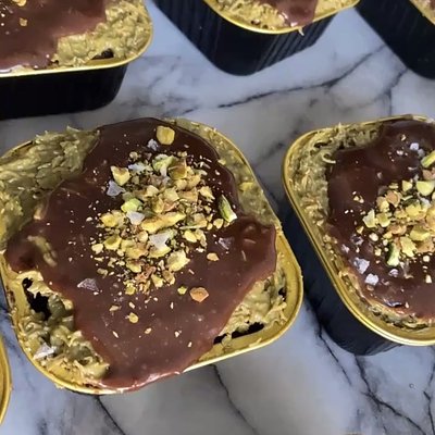 4 Mini Dubai chocolate Cakes 