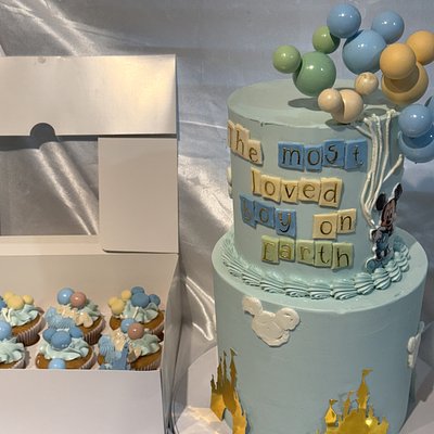 The Deluxe Tier Package 🎂 (35-45 servings)