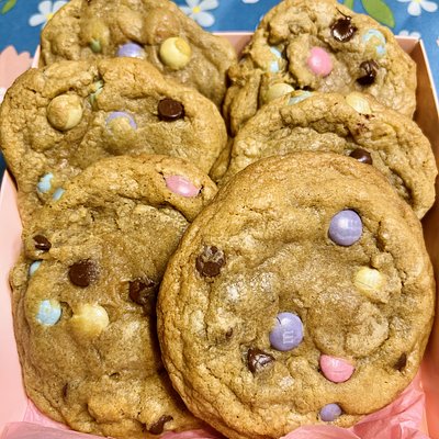 Regular 12 Count M&M Chocolate Chip Cookies 