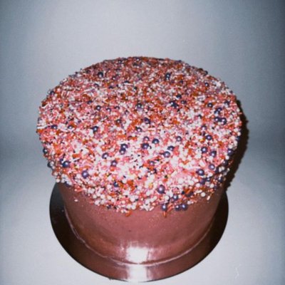 8 Inch Round Cake (Feeds 30)